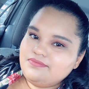 Meet your Posher, Alejandra